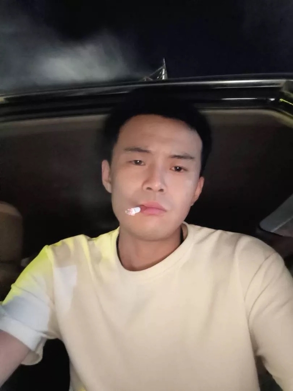 爱睡觉的土拨鼠的第一张照片--上海基督教相亲网